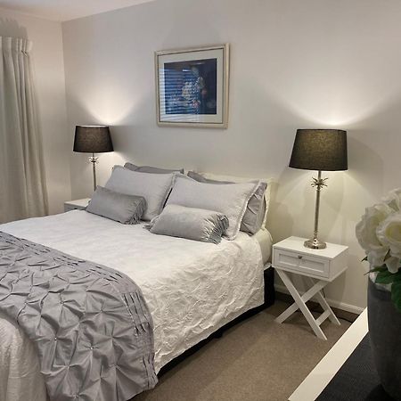 Maison Blue - Chic Garden Apartment Napier Esterno foto